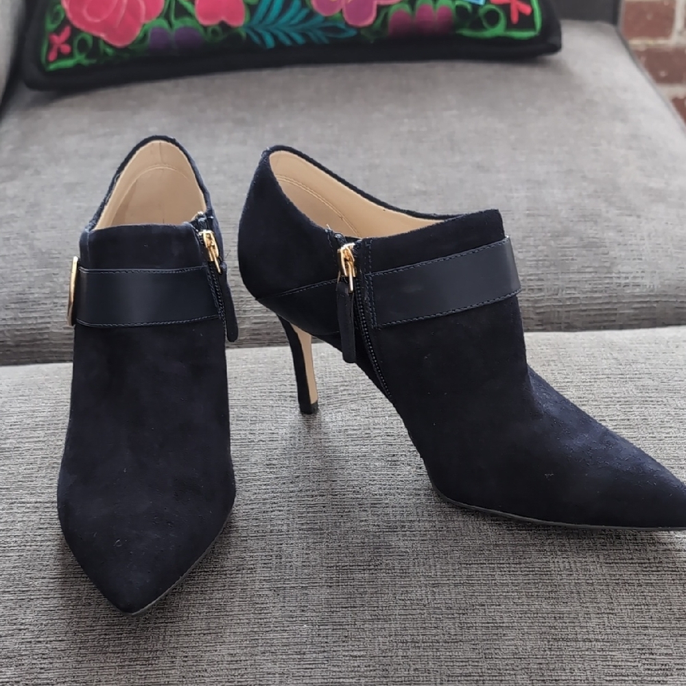 Elegant Black Suede Ankle Boots